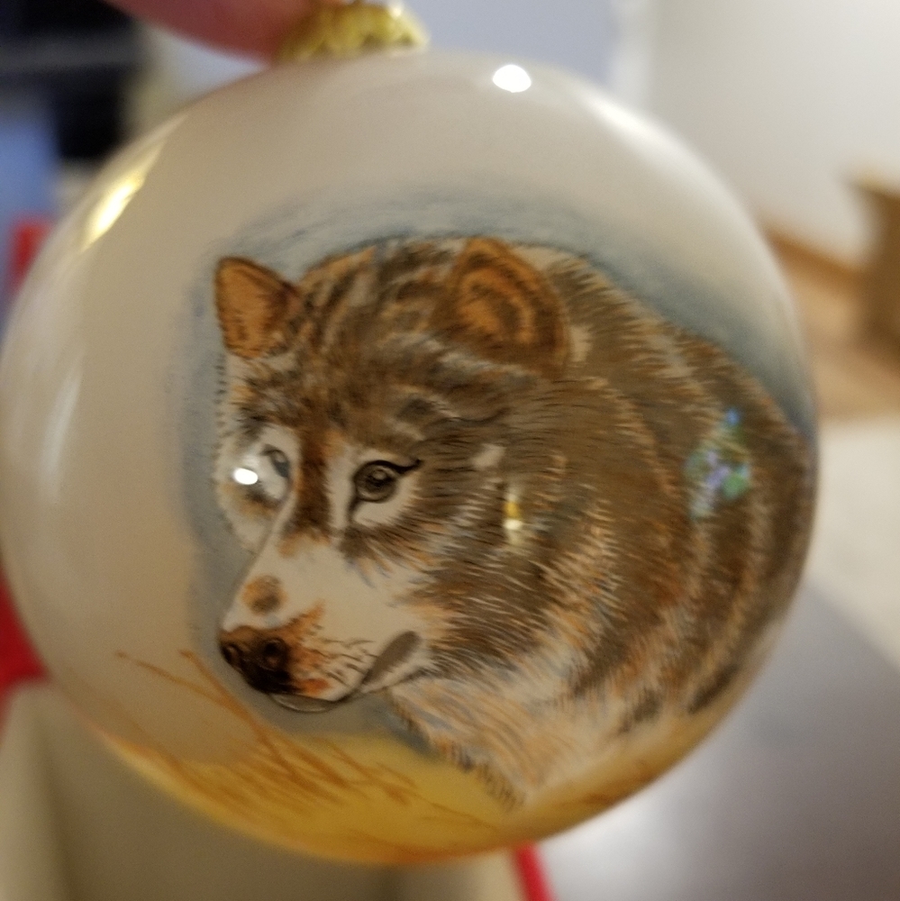 Wolf Ornament - Picture 3 of 3